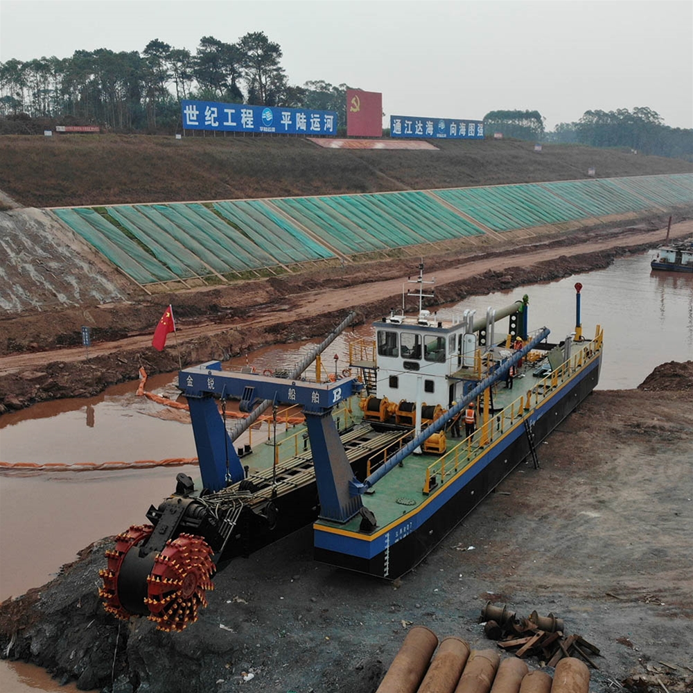 廣西平陸運河“泓禹浚07”號施工現場（配圖）